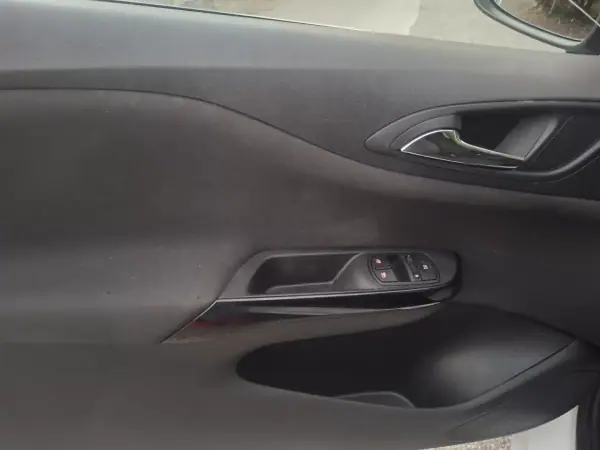 Opel Corsa 1.3 CDTI Van 2019 - 12900 EUR, 74155 km - AUTO.MOTO.pt - 74155km - foto 7 de 20