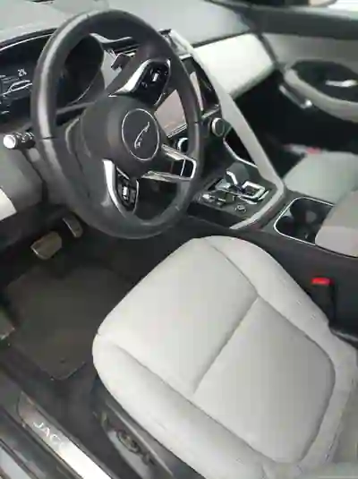 Jaguar E-Pace 2023 - 35900 EUR, 59000 km - 59000km - foto 7 de 12