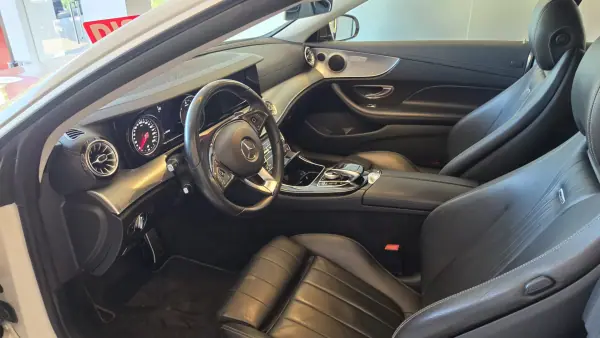 Mercedes-Benz E 220 2018 - 39500 EUR, 130496 km - AUTO.MOTO.pt - 130496km - foto 37 de 60