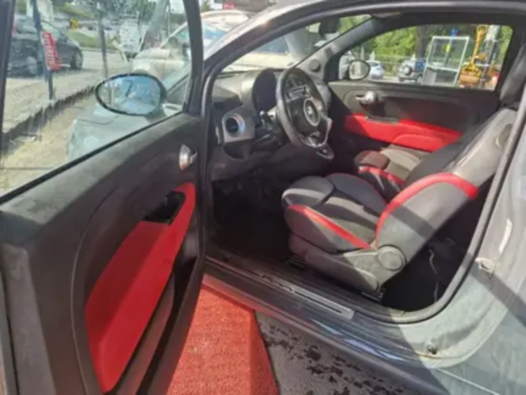 Fiat 500 2015 - 13000 EUR, 74873 km - AUTO.MOTO.pt - 74873km - foto 4 de 5