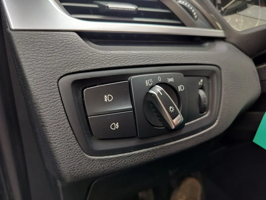 BMW X1 2017 - 14000 EUR, 220000 km - 220000km - foto 7 de 11