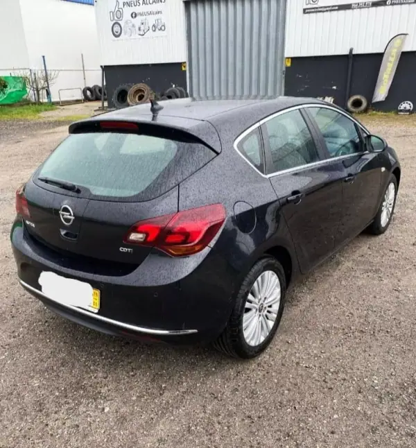 Opel Astra 2015 - 10990 EUR, 191000 km - AUTO.MOTO.pt - 191000km - foto 5 de 10