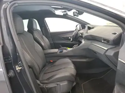 Peugeot 3008 2019 - 17450 EUR, 136595 km - AUTO.MOTO.pt - 136595km - foto 6 de 7