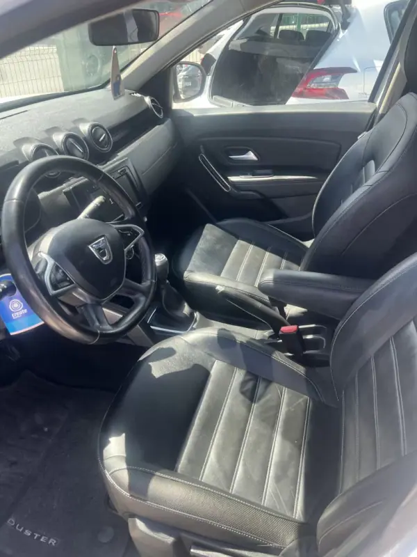 Dacia Duster 2019 - 13999 EUR, 240000 km - AUTO.MOTO.pt - 240000km - foto 6 de 7