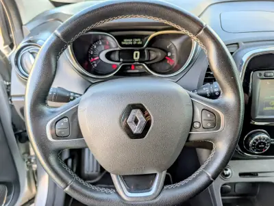 Renault Captur 2017 - 8250 EUR, 210285 km - 210285km - foto 16 de 21