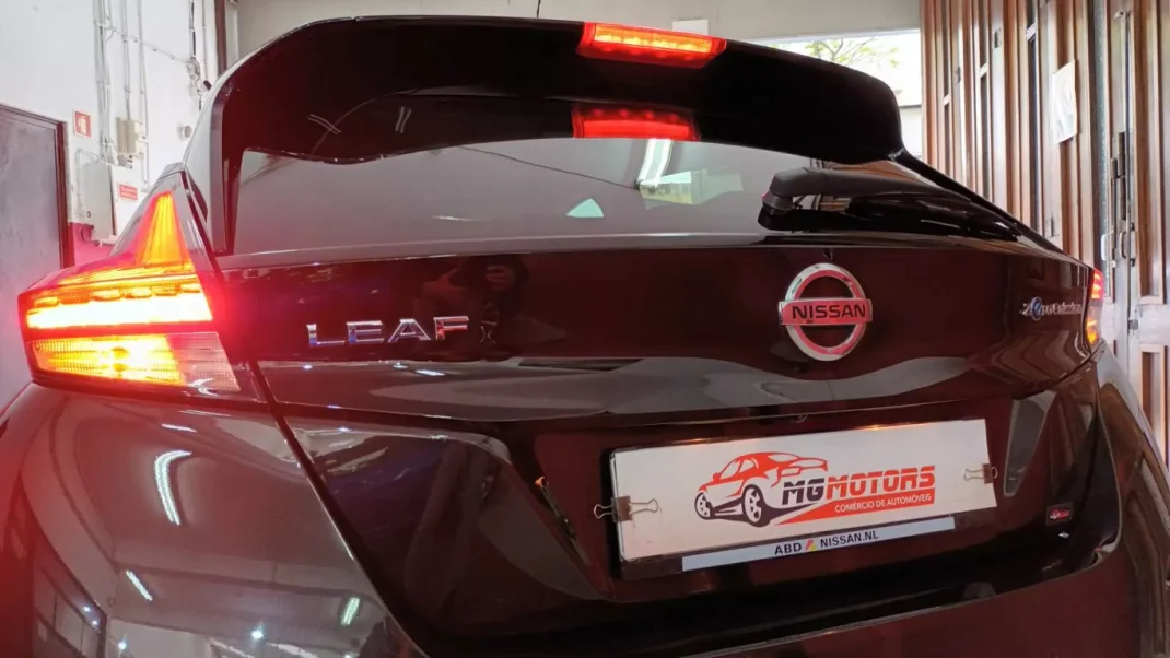 Nissan Leaf 2020 - 20500 EUR, 56131 km - AUTO.MOTO.pt - 56131km - foto 12 de 77