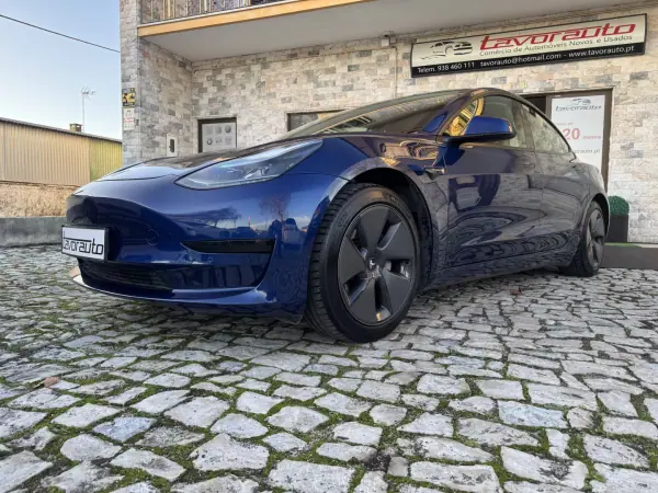 Tesla Model 3 2021 - 26500 EUR, 105000 km - AUTO.MOTO.pt - 105000km - foto 19 de 37