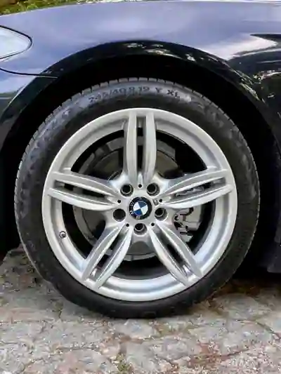 BMW 520 2012 - 16500 EUR, 284000 km - AUTO.MOTO.pt - 284000km - foto 13 de 15