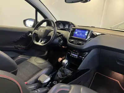 Peugeot 2008 2017 - 9990 EUR, 110000 km - AUTO.MOTO.pt - 110000km - foto 9 de 47