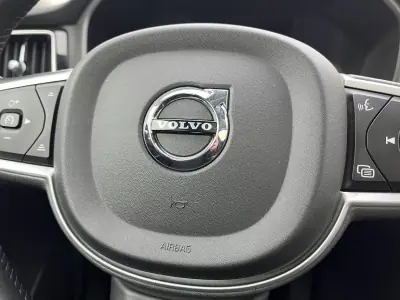 Volvo XC 60 2020 - 32750 EUR, 141000 km - AUTO.MOTO.pt - 141000km - foto 17 de 51