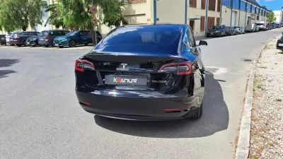 Tesla Model 3 2019 - 22500 EUR, 113000 km - AUTO.MOTO.pt - 113000km - foto 20 de 53