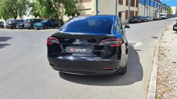 Tesla Model 3 2019 - 22500 EUR, 113000 km - AUTO.MOTO.pt - 113000km - foto 20 de 53