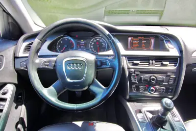 Audi A4 2011 - 11900 EUR, 233000 km - AUTO.MOTO.pt - 233000km - foto 16 de 19
