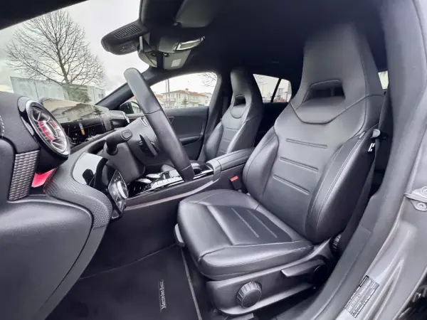 Mercedes-Benz CLA 180 2019 - 26500 EUR, 80000 km - AUTO.MOTO.pt - 80000km - foto 25 de 29