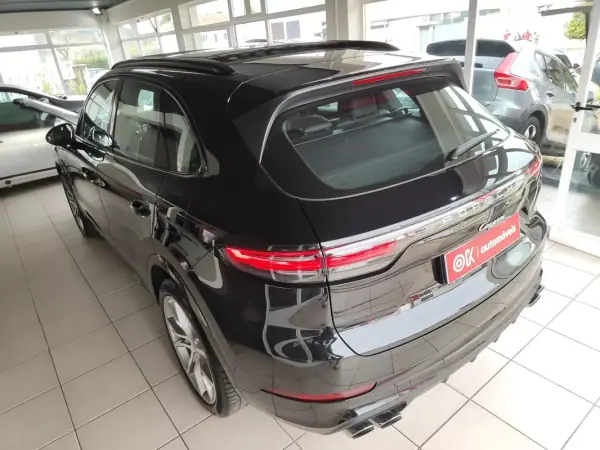 Porsche Cayenne 2020 - 74500 EUR, 67300 km - AUTO.MOTO.pt - 67300km - foto 8 de 40