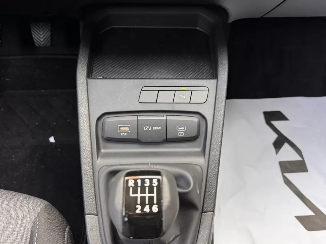Kia Stonic 2025 - 21900 EUR, 2191 km - AUTO.MOTO.pt - 2191km - foto 19 de 22