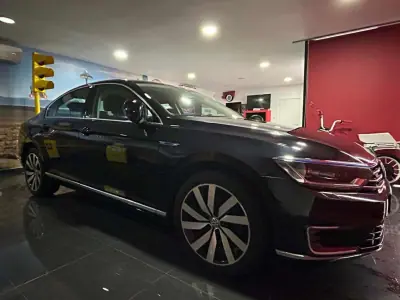 Volkswagen Passat 2017 - 18990 EUR, 134000 km - AUTO.MOTO.pt - 134000km - foto 3 de 17