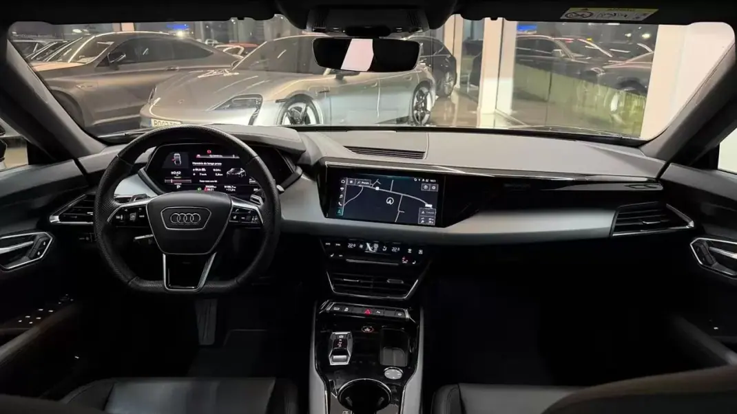 Audi e-tron GT 2022 - 57990 EUR, 59200 km - AUTO.MOTO.pt - 59200km - foto 25 de 28