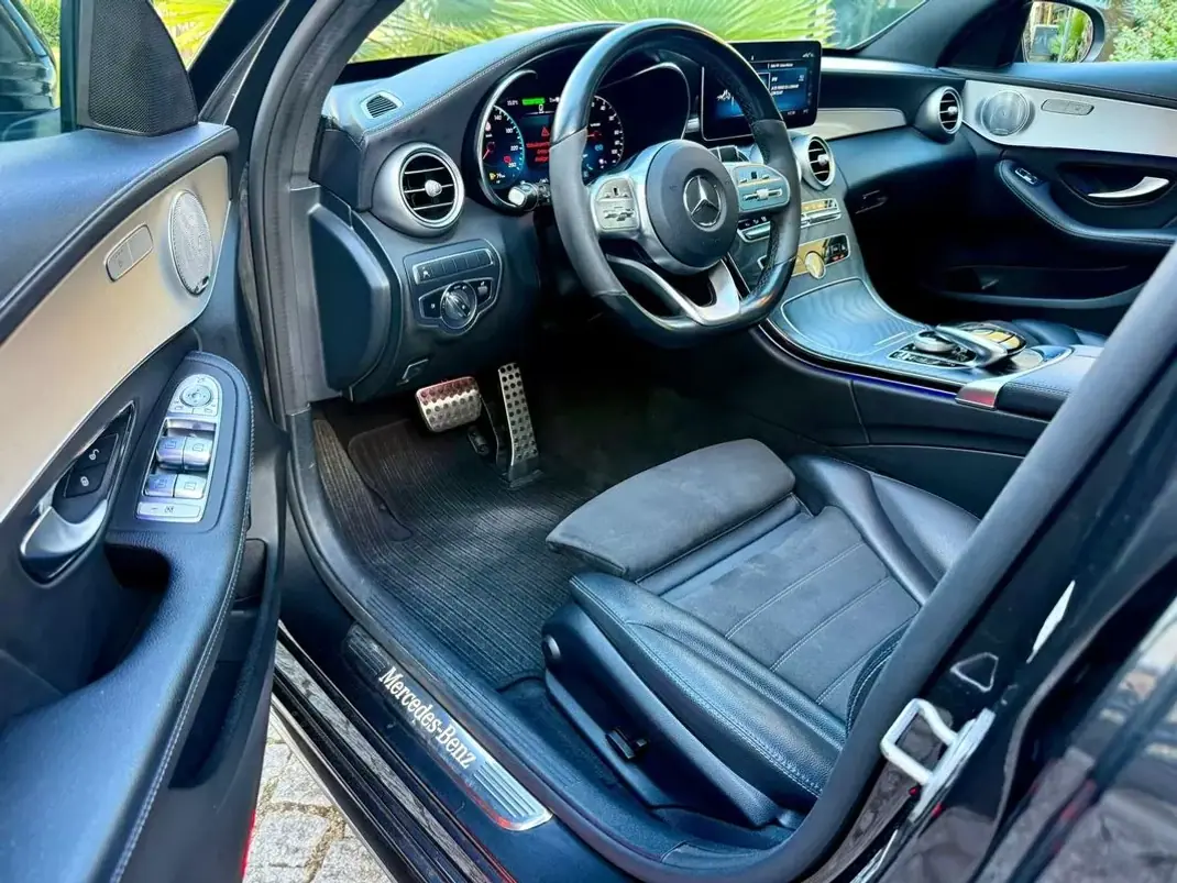 Mercedes-Benz C 300 2021 - 23990 EUR, 177850 km - 177850km - foto 2 de 49