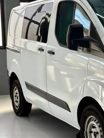 Ford TRANSIT CUSTOM 2.0 L2 H2 2.0 130 CV 2013 - 13999 EUR, 197118 km - AUTO.MOTO.pt - 197118km - foto 13 de 16