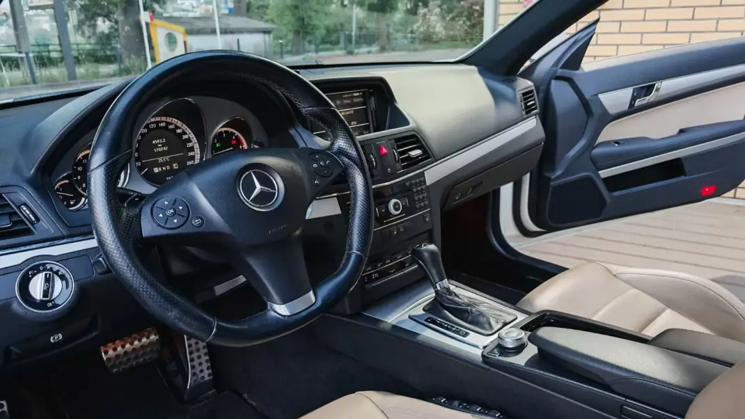 Mercedes-Benz E 250 2010 - 18850 EUR, 170781 km - AUTO.MOTO.pt - 170781km - foto 13 de 17