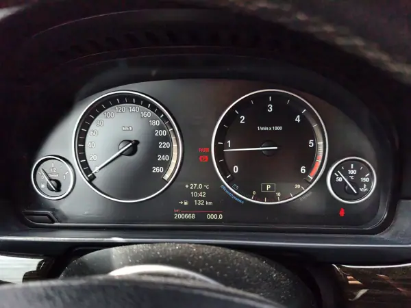 BMW 518 2013 - 16500 EUR, 200660 km - AUTO.MOTO.pt - 200660km - foto 15 de 17