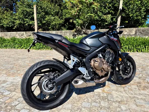 Honda CB 1000R 2017 - 5990 EUR, 25000 km - AUTO.MOTO.pt - 25000km - foto 11 de 24