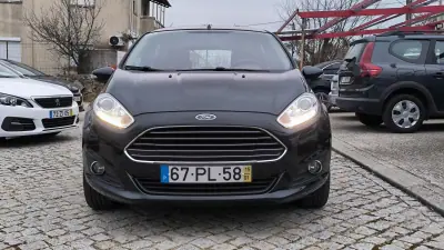 Ford Fiesta 2015 - 8450 EUR, 136200 km - AUTO.MOTO.pt - 136200km - foto 3 de 9