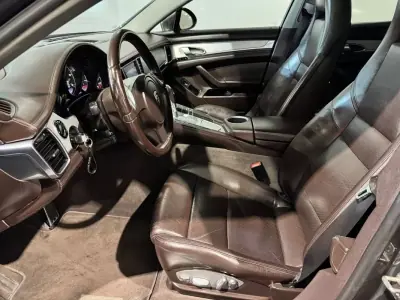 Porsche Panamera 2011 - 36900 EUR, 197360 km - AUTO.MOTO.pt - 197360km - foto 29 de 60
