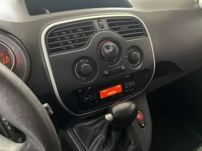 Renault KANGOO EXPRESS MAXI Z.E. 33 2021 - 15800 EUR, 22422 km - AUTO.MOTO.pt - 22422km - foto 13 de 21