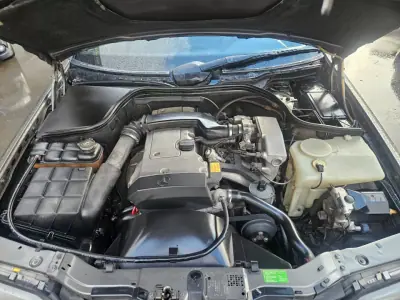 Mercedes-Benz C 180 1993 - 3990 EUR, 183000 km - AUTO.MOTO.pt - 183000km - foto 17 de 19