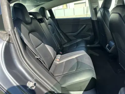 Tesla Model 3 2019 - 21900 EUR, 86000 km - AUTO.MOTO.pt - 86000km - foto 37 de 64