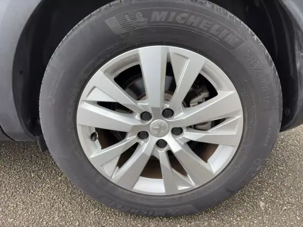 Peugeot 3008 2019 - 17900 EUR, 66750 km - AUTO.MOTO.pt - 66750km - foto 5 de 21
