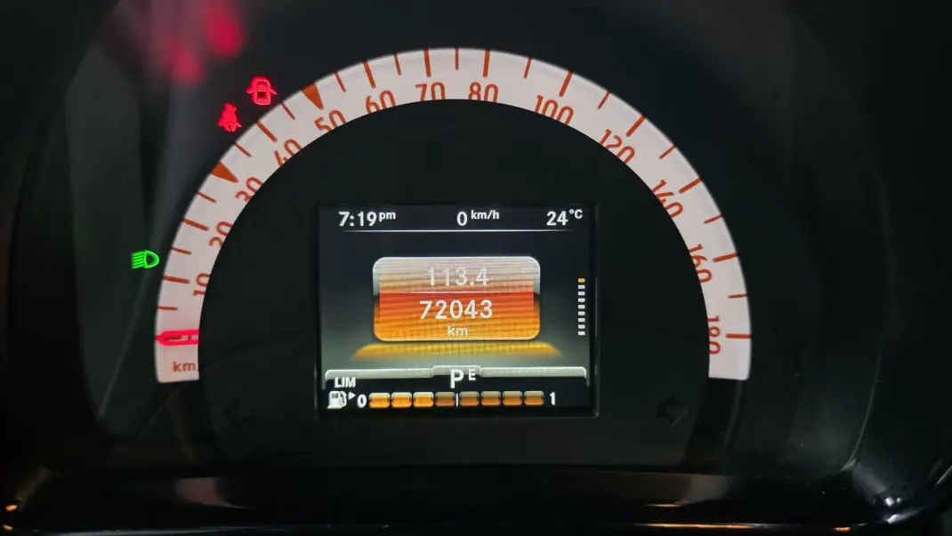 Smart ForTwo Coupé 2018 - 14990 EUR, 72000 km - AUTO.MOTO.pt - 72000km - foto 17 de 37