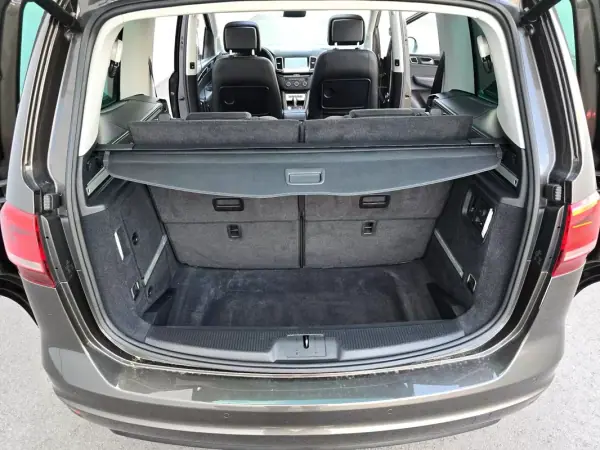 Volkswagen Sharan 2019 - 29700 EUR, 115600 km - AUTO.MOTO.pt - 115600km - foto 43 de 52