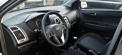 Hyundai i20 2012 - 7490 EUR, 172563 km - AUTO.MOTO.pt - 172563km - foto 22 de 23
