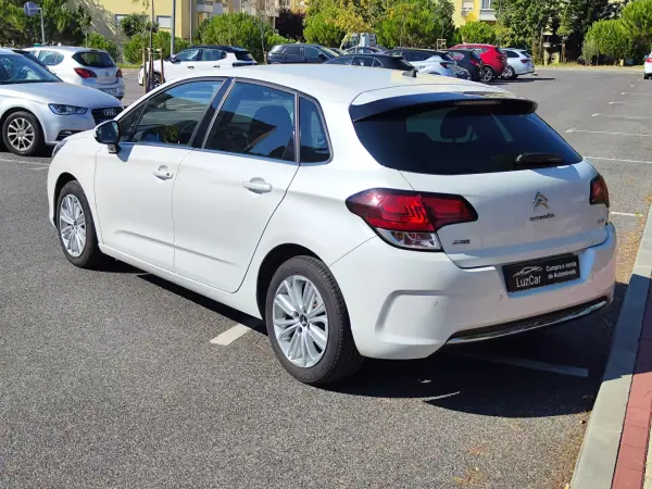 Citroën C4 2015 - 9980 EUR, 157000 km - AUTO.MOTO.pt - 157000km - foto 11 de 43
