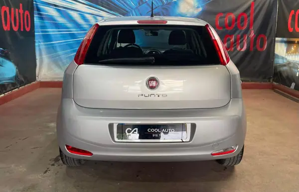 Fiat Punto 2015 - 6250 EUR, 198000 km - AUTO.MOTO.pt - 198000km - foto 5 de 31