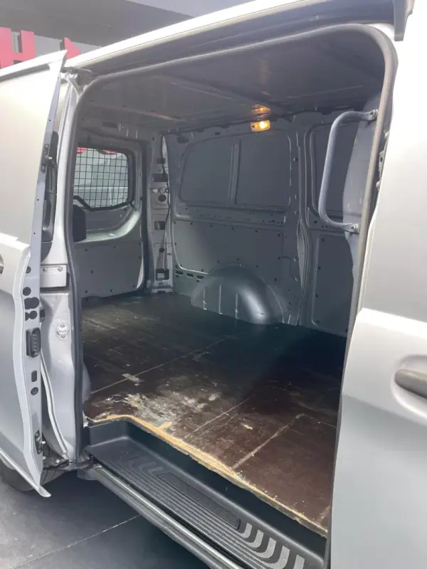 Mercedes-Benz Vito 2017 - 19900 EUR, 126000 km - 126000km - foto 7 de 13
