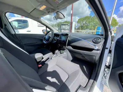 Renault Zoe 2019 - 12750 EUR, 46662 km - AUTO.MOTO.pt - 46662km - foto 27 de 32
