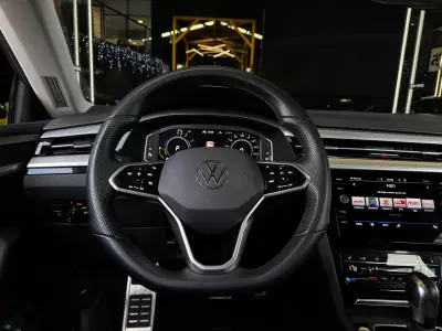 Volkswagen Arteon 2023 - 31990 EUR, 45800 km - AUTO.MOTO.pt - 45800km - foto 18 de 36