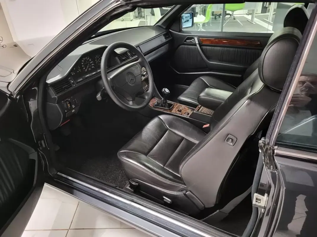 Mercedes-Benz E 220 1995 - 20500 EUR, 210000 km - 210000km - foto 24 de 46