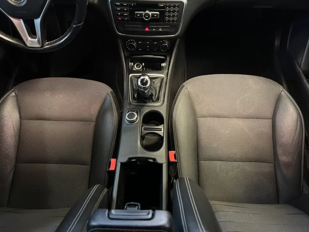 Mercedes-Benz A 180 2013 - 12990 EUR, 180000 km - AUTO.MOTO.pt - 180000km - foto 30 de 36