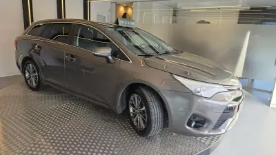 Toyota Avensis Touring Sports 2016 - 14900 EUR, 212217 km - AUTO.MOTO.pt - 212217km - foto 19 de 57
