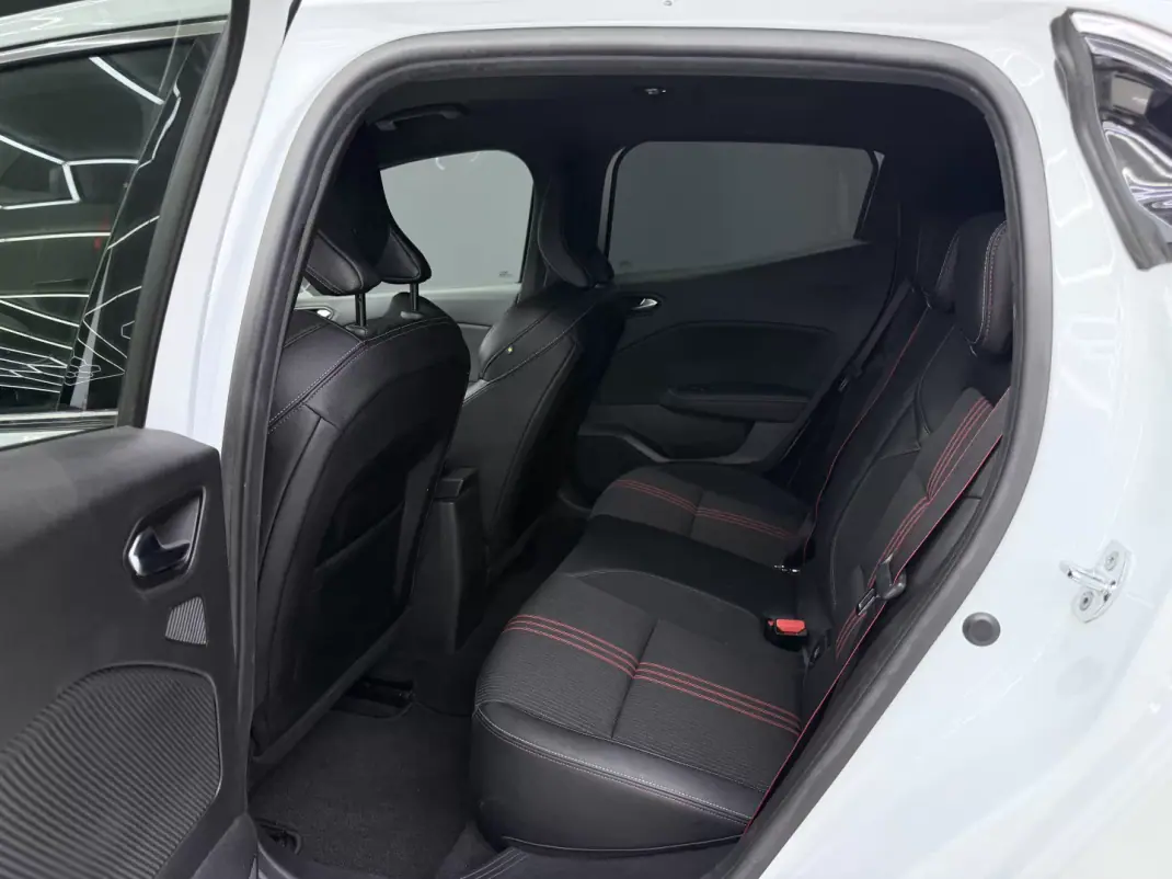 Renault Clio 2022 - 14950 EUR, 159273 km - 159273km - foto 38 de 43