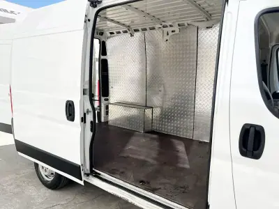 Peugeot 2020 - 16800 EUR, 177696 km - AUTO.MOTO.pt - 177696km - foto 19 de 21