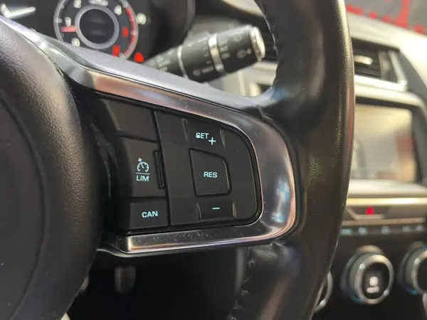 Jaguar E-Pace 2018 - 20899 EUR, 129000 km - 129000km - foto 40 de 48
