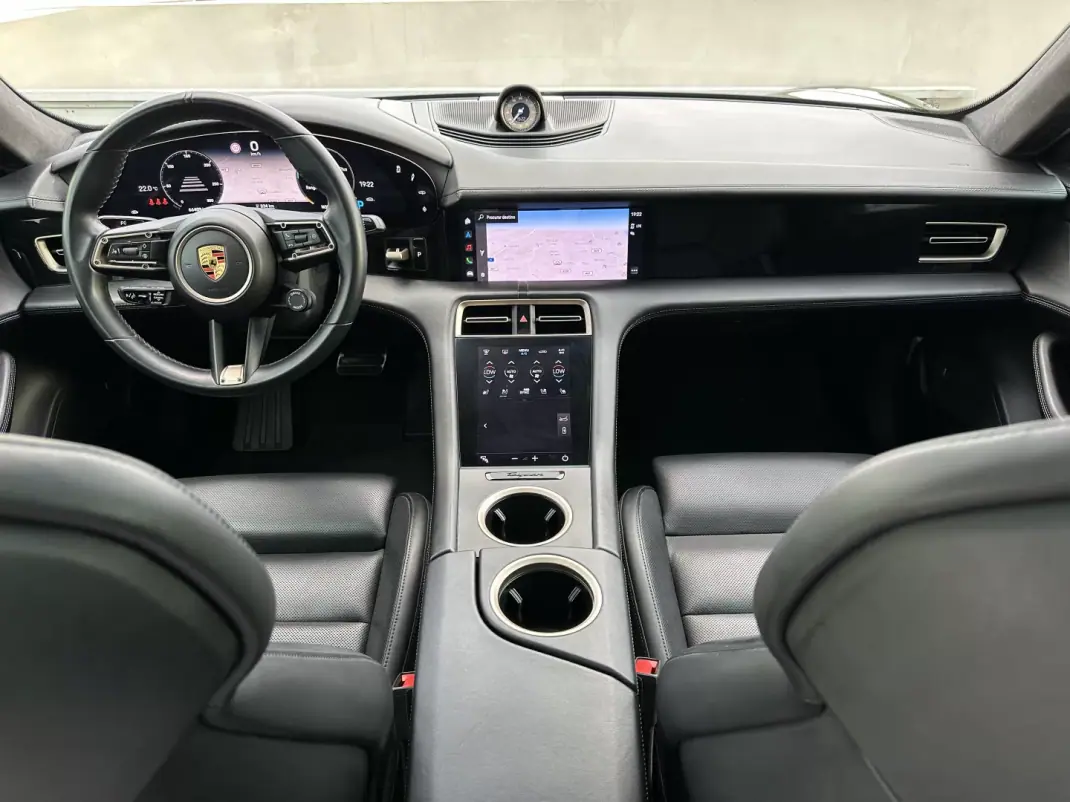 Porsche Taycan 2021 - 99900 EUR, 66000 km - 66000km - foto 37 de 71
