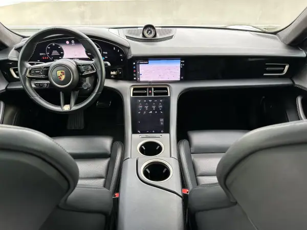 Porsche Taycan 2021 - 99900 EUR, 66000 km - AUTO.MOTO.pt - 66000km - foto 37 de 71