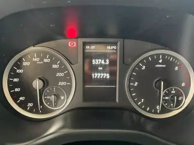 Mercedes-Benz VITO 109 CDI 3L 2019 - 16900 EUR, 177000 km - AUTO.MOTO.pt - 177000km - foto 14 de 14